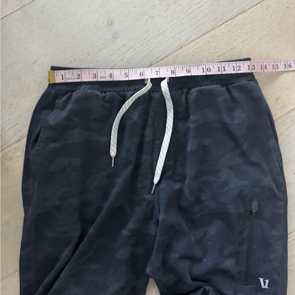 Vuori Sunday Performance Jogger Pants. Mens. Black Camo S